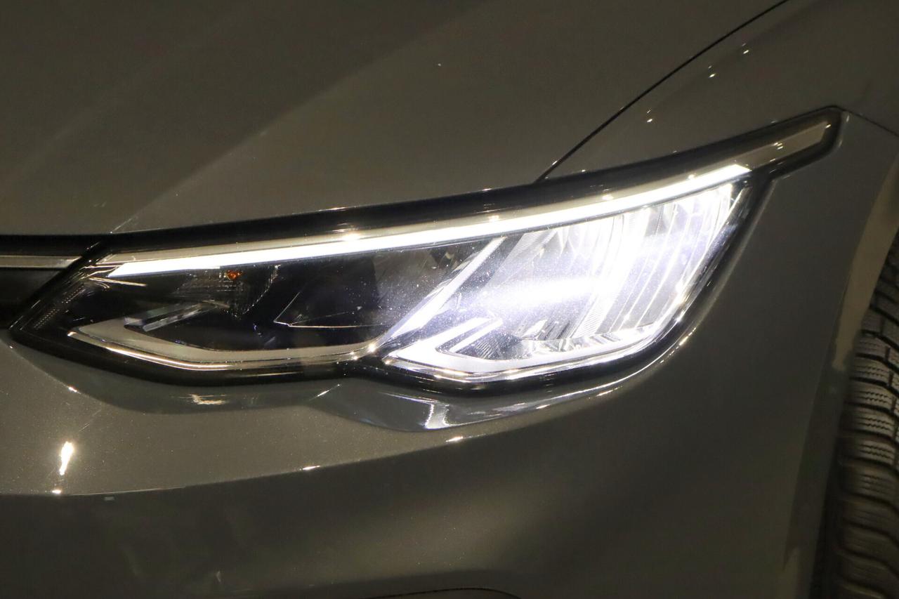 Volkswagen Golf Variant 2.0 TDI LIFE DSG LED