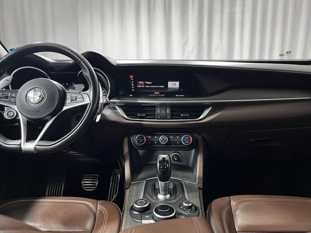 Alfa Romeo Stelvio 2.2 t Business Q4 210cv auto my19
