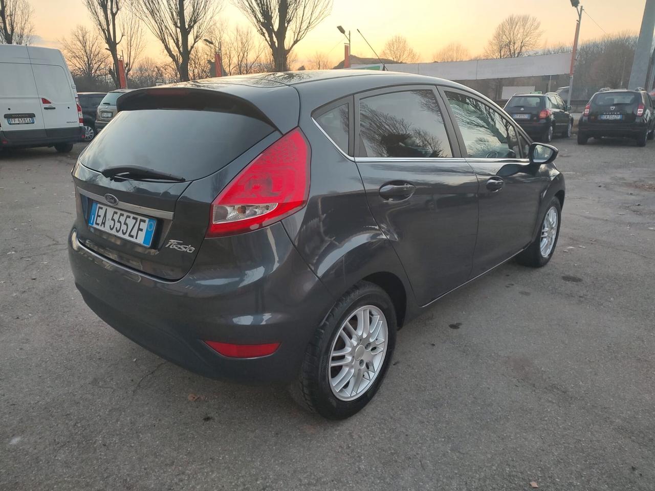 Ford Fiesta 1.4 5 porte Bz.- GPL Titanium, GARANZIA L.12 MESI, OK NEOPATENTATI
