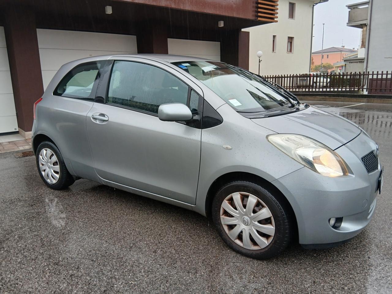 Toyota Yaris 1.3 3 porte M-MT Navi cambio automatico
