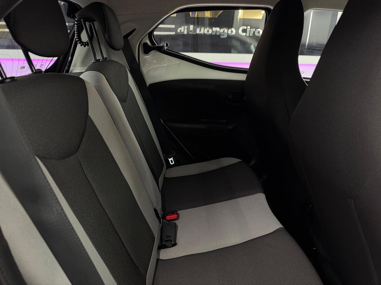 Toyota Aygo 1.0 69CV x-clusiv Full Opt Car-Play