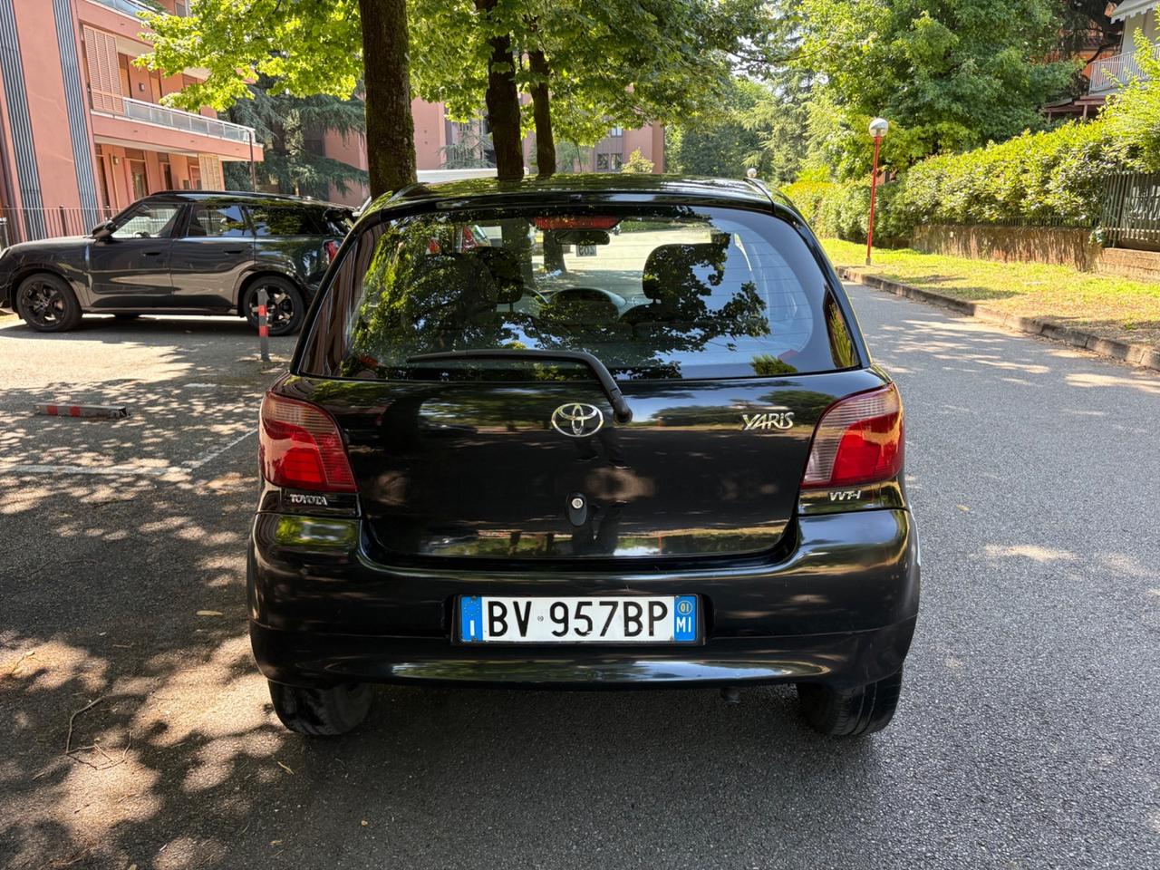 Toyota Yaris 1.0i 16V cat 5 porte Sol
