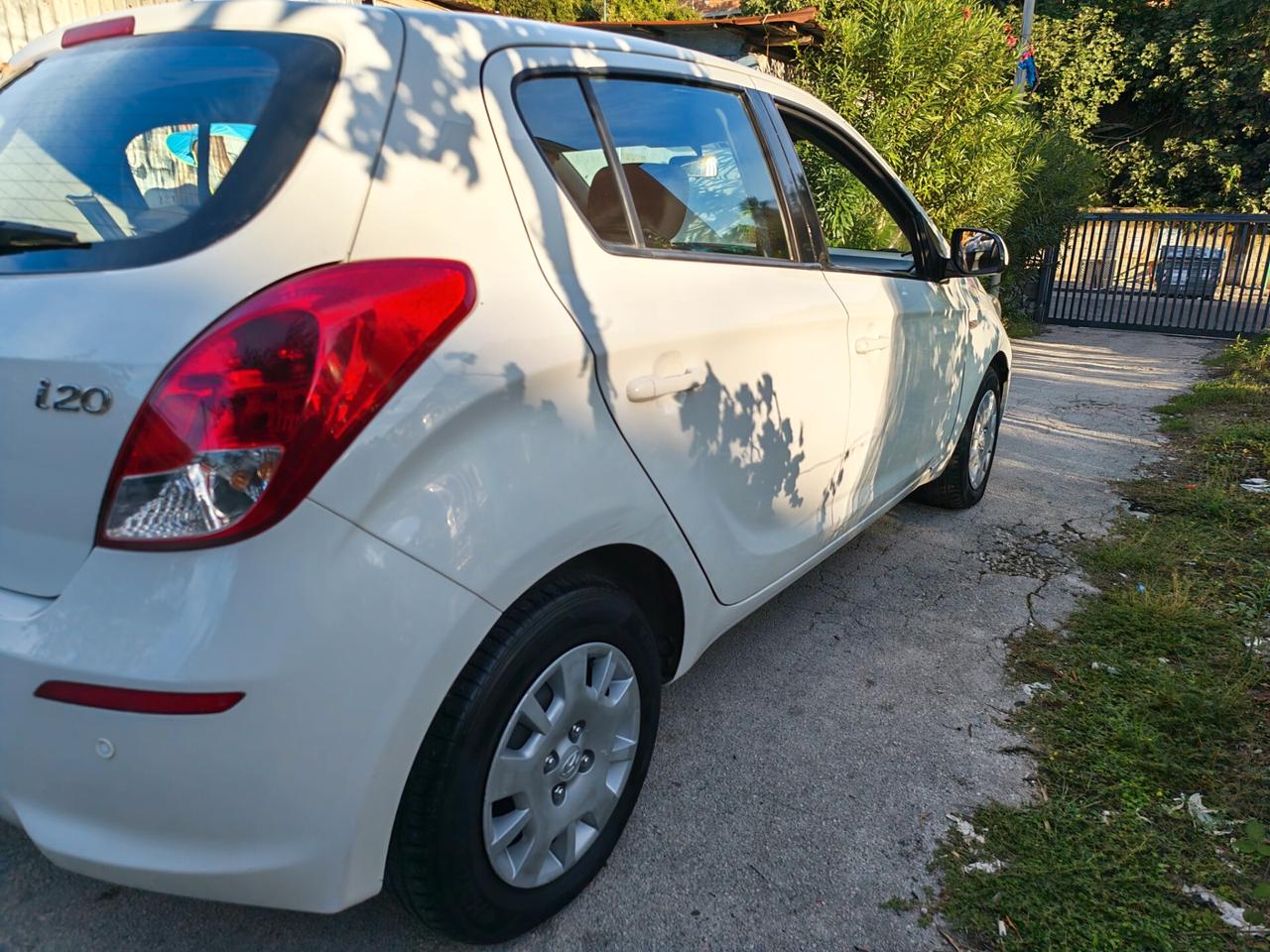 Hyundai i20 1.2 benzina CARPLAY SCHERMO 2013