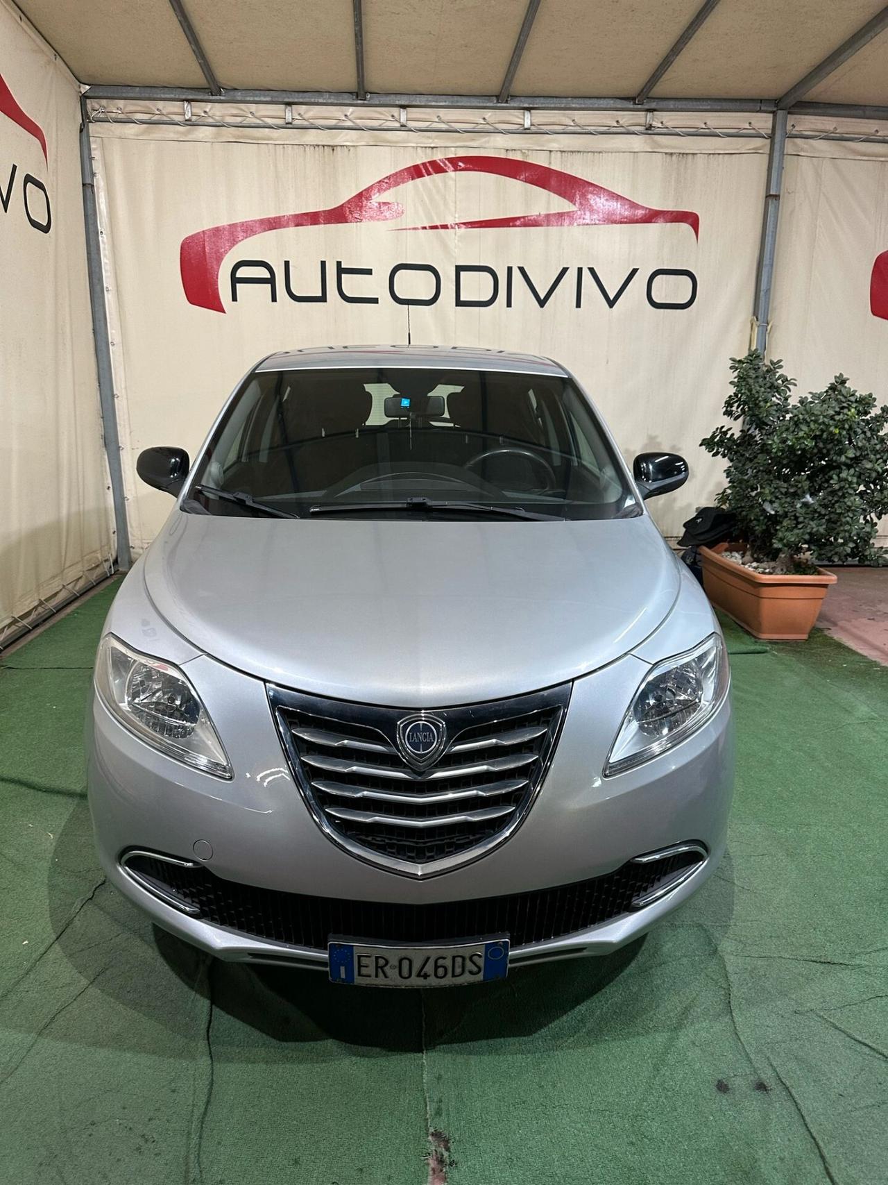 Lancia Ypsilon 1.2 69 CV 5 porte GPL Ecochic Silver