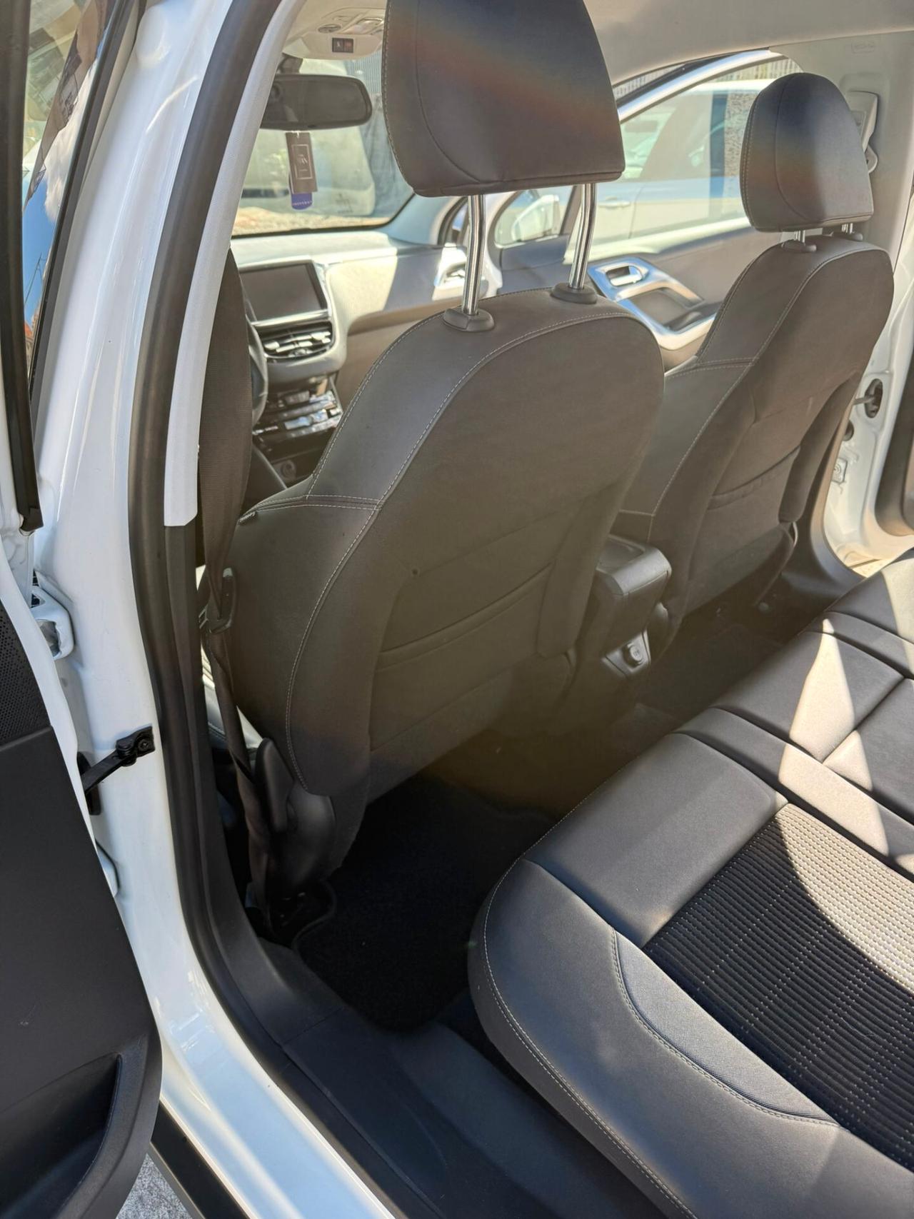 Peugeot 2008 BlueHDi 100 S&S Allure