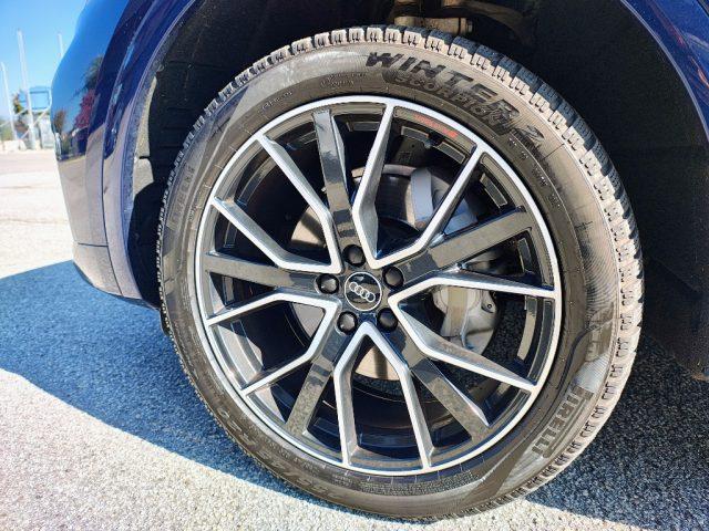 AUDI Q5 SPB 40 TDI quattro S tronic S line Identity Black