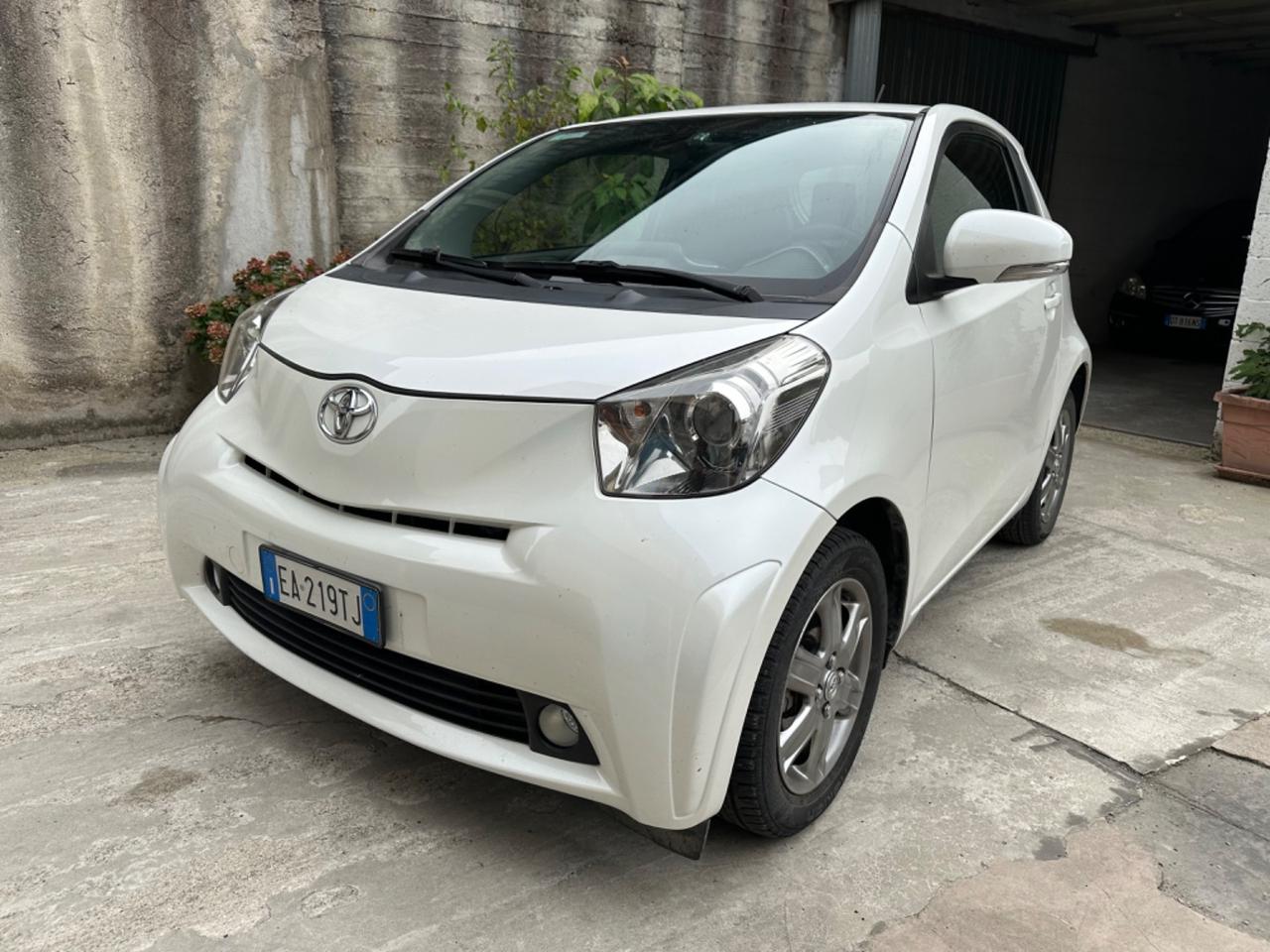 Toyota iQ 1.0 Sol - Autonavigli