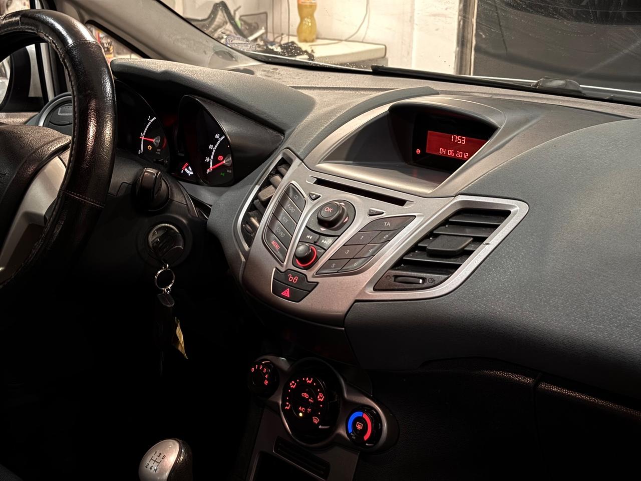 Ford Fiesta 1.2 BENZINA NEOPATENTATI