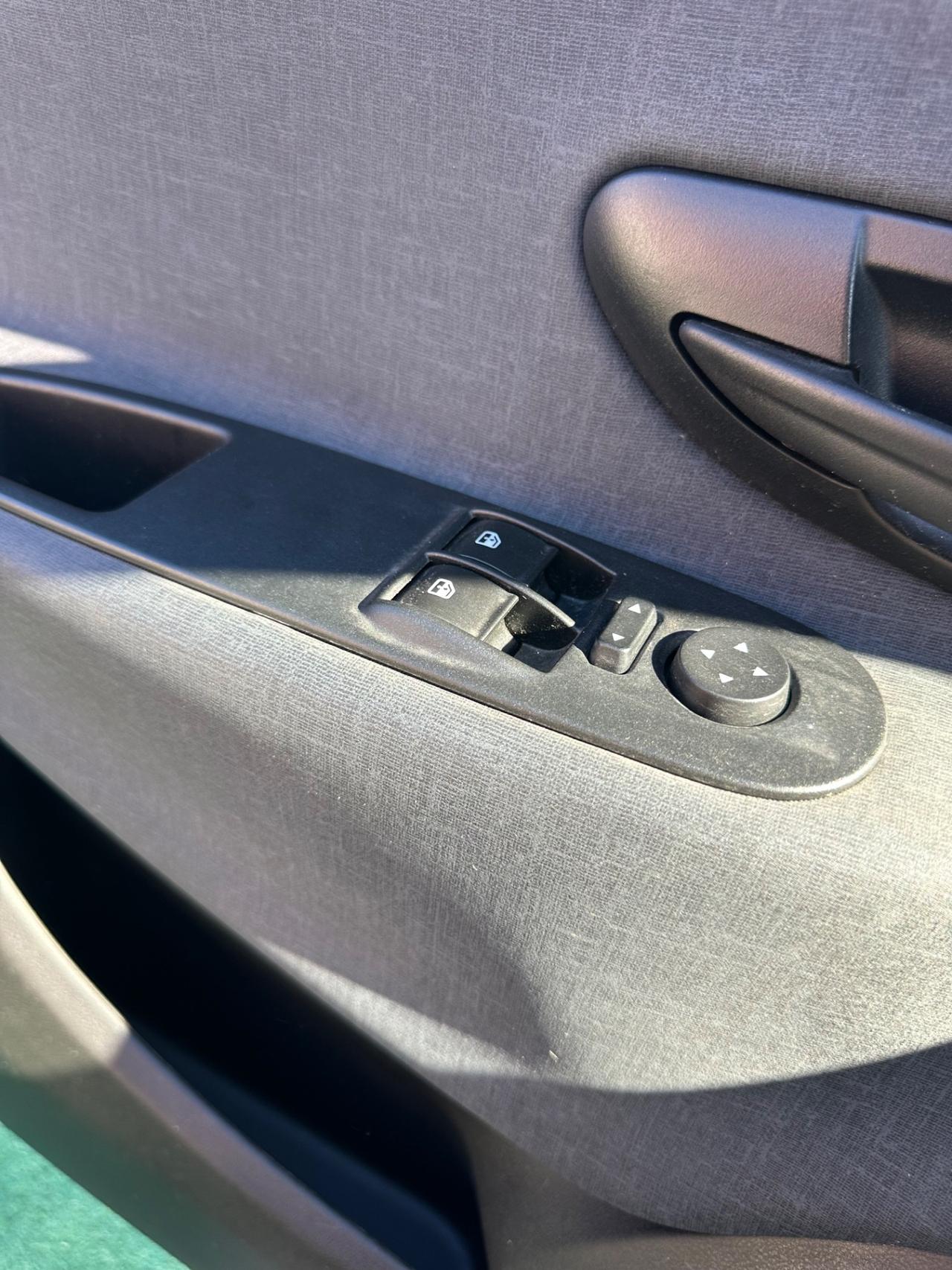 Lancia Ypsilon 1.0 FireFly 5 porte S&S Hybrid Gold