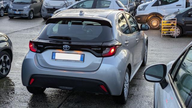 TOYOTA Yaris HYBRID BUSINESS 1.5cc 92
