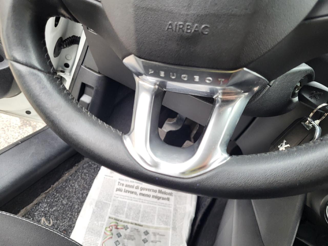 PEUGEOT 208 1,4 HDI-UNICO PROPRIETAR-4 REVISIONI