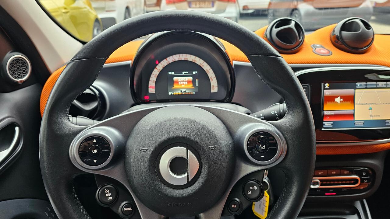 Smart ForFour 90 0.9 Turbo twinamic Passion NAV ANDROID JBL TAGL UFF LED RETROCAM