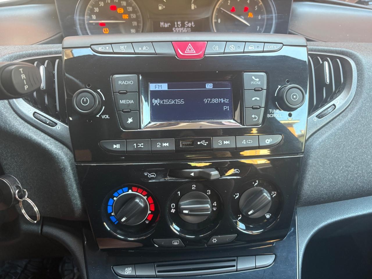 Lancia Ypsilon 1.0 FireFly 5 porte S&S Hybrid Ecochic A. Ferretti