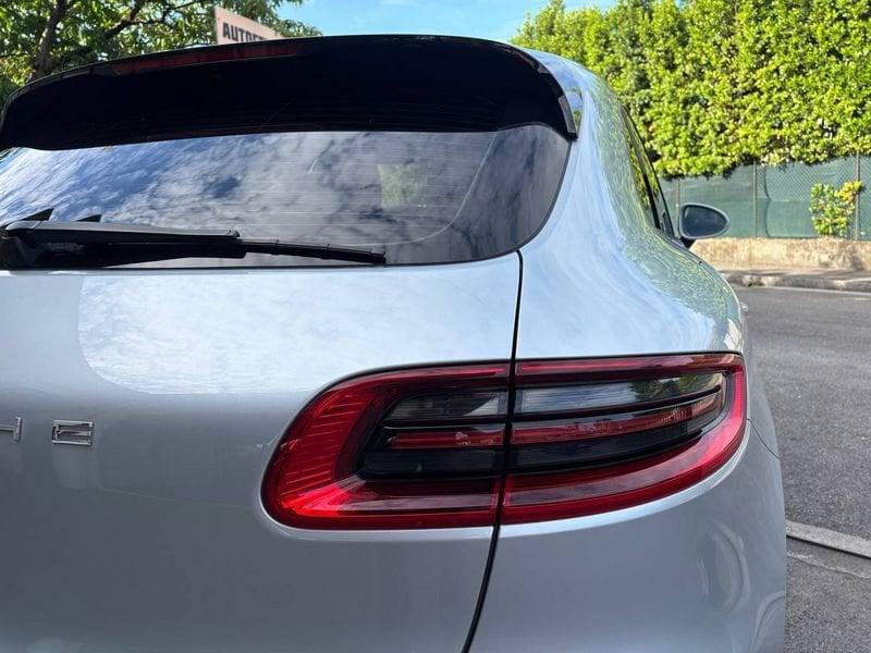 Porsche Macan 2.0 Benzina 252cv