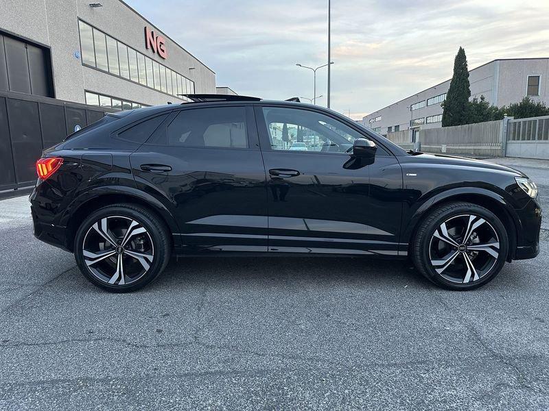 Audi Q3 Sportback Sportback 35 TDI S-tronic Identity Black S-line 150cv
