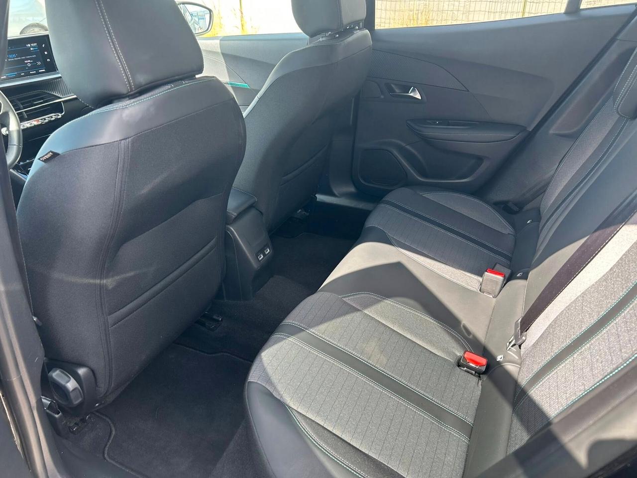 Peugeot 2008 1.5BlueHDi 110cv Allure 2022