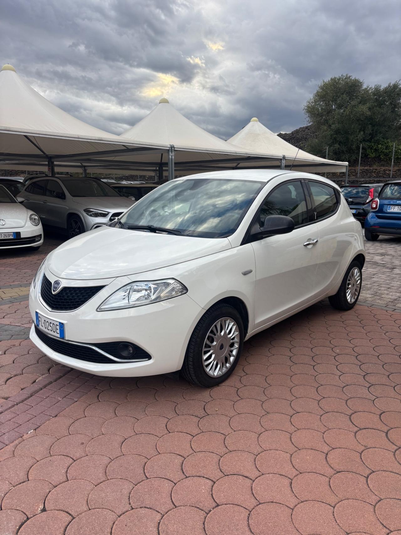 Lancia Ypsilon 1.3 MJT 16V 95 CV 5 porte S&S Silver