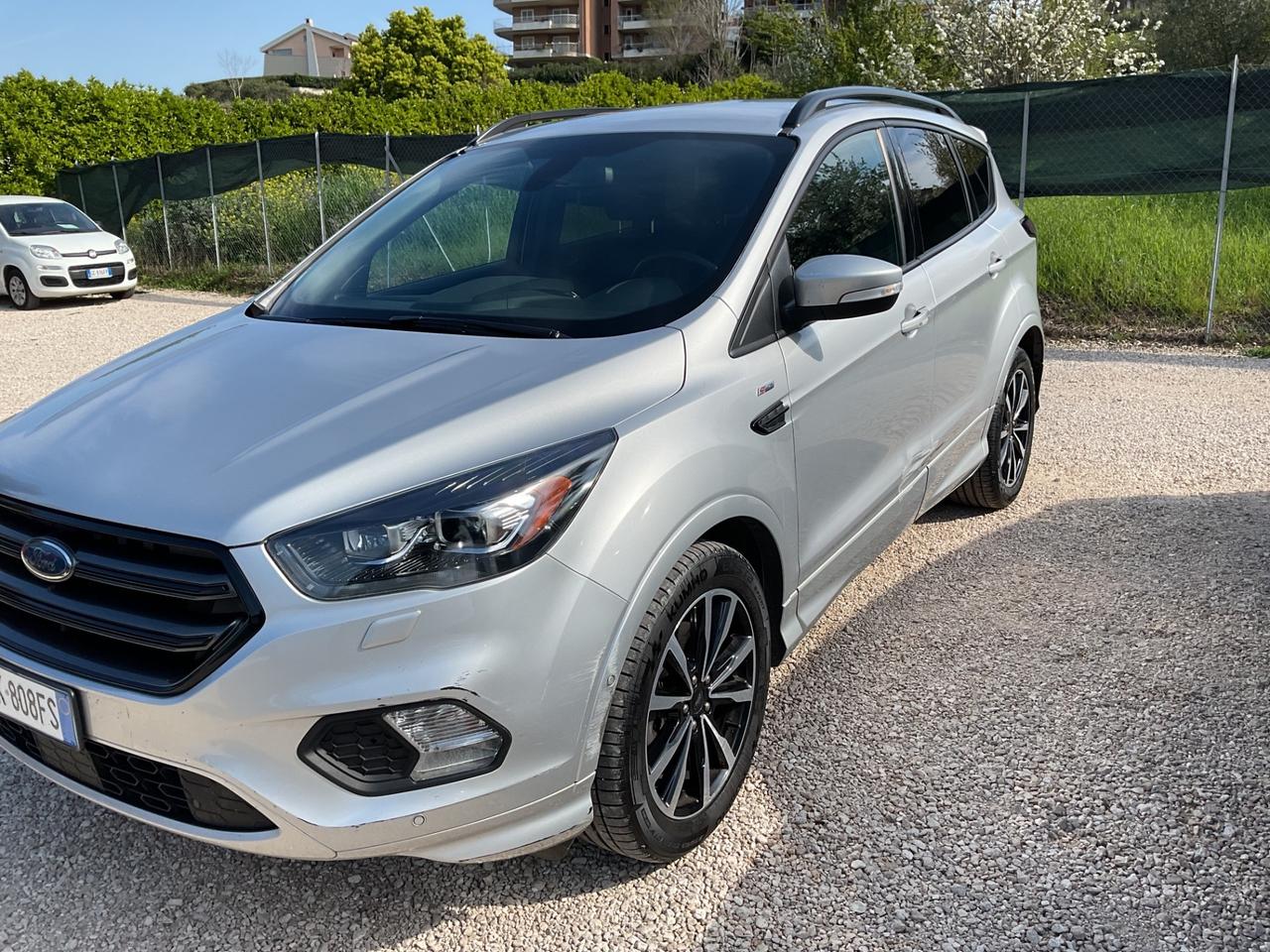 Ford Kuga 1.5 TDCI 120 CV S&S 2WD Powershift ST-Line