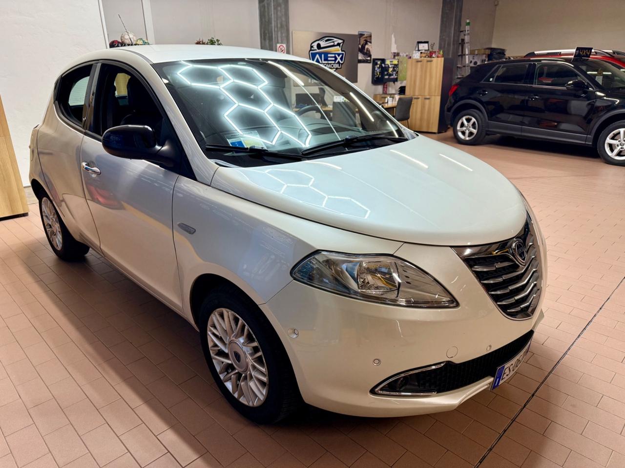 Lancia Ypsilon 0.9 TwinAir 85cv Autom