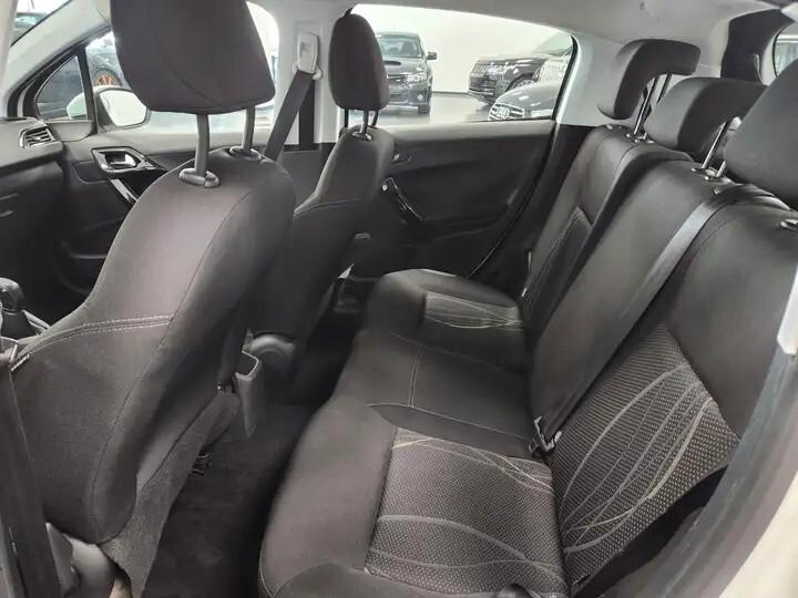 Peugeot 208 PureTech 82 5 porte Allure