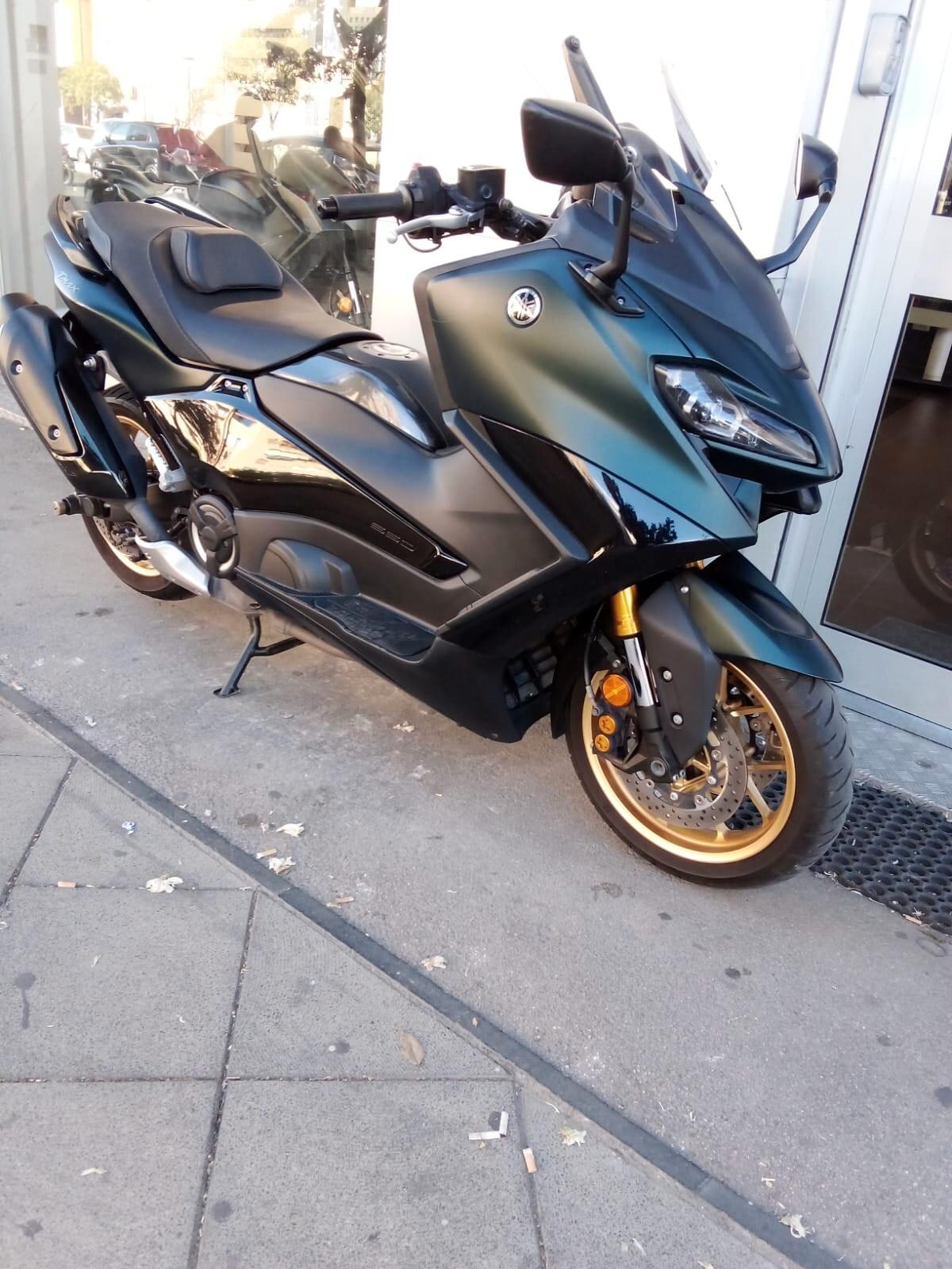 Yamaha TMAX 560 TECH