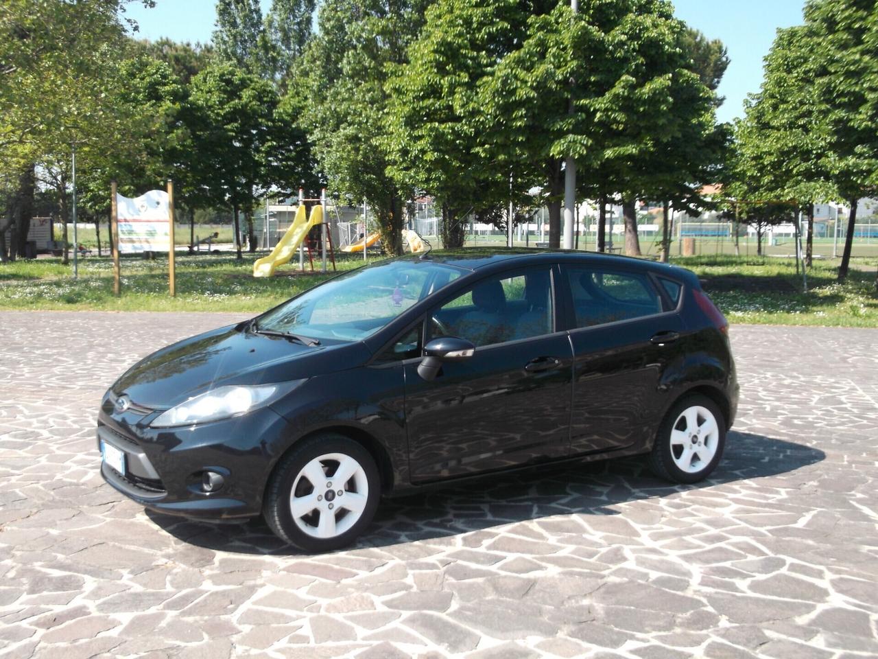 Ford Fiesta 1.2 Benzina Neopatentati 2009