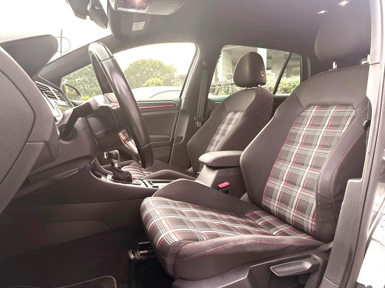 Volkswagen Golf GTI Performance 2.0 245 CV TSI DSG
