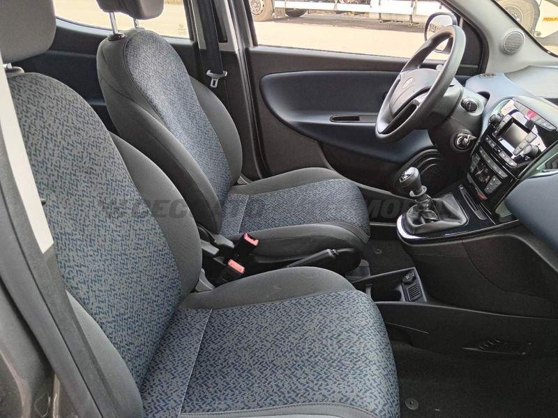 Lancia Ypsilon Ypsilon 1.0 firefly hybrid Oro s&s 70cv