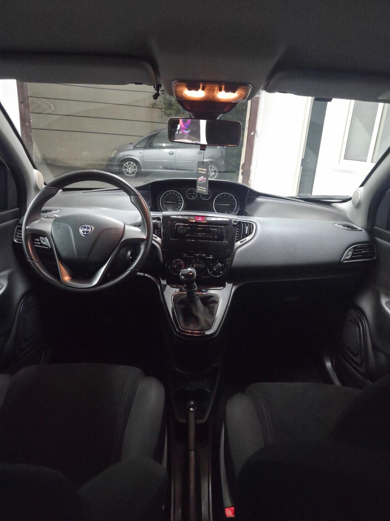 Lancia Ypsilon 0.9 TwinAir 85 CV 5 porte S&S Silver