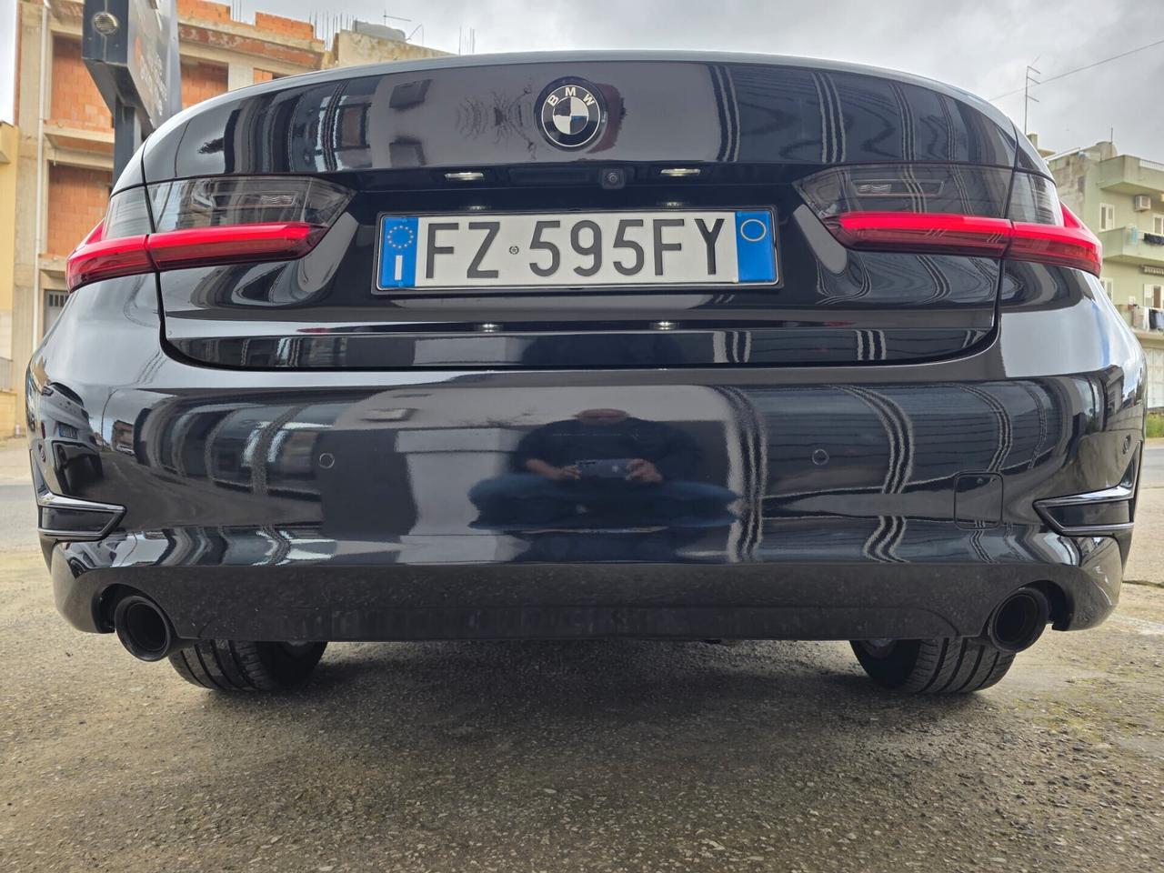 Bmw 320d 190CV xDrive Sport IDENTITY BLACK