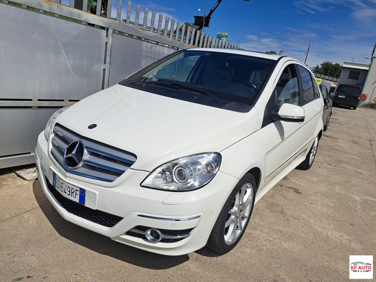 MERCEDES - Classe B - 180 AUTOMATIC Premium