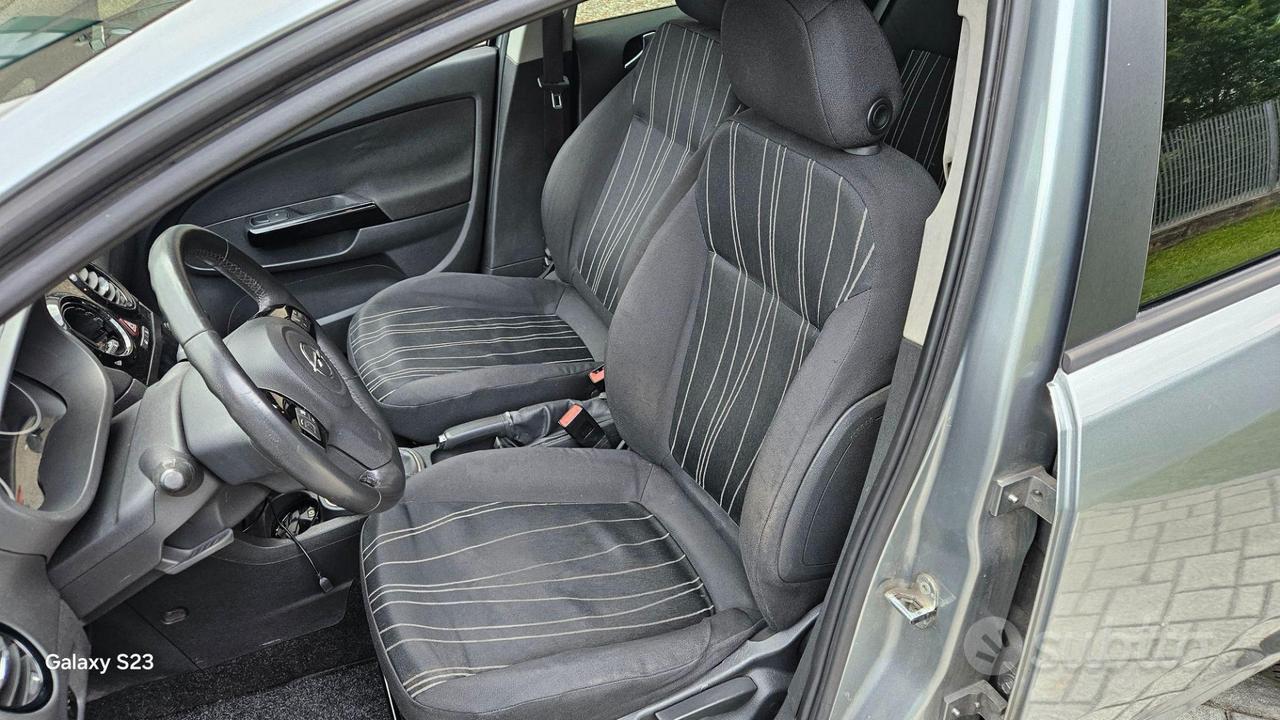 Opel Corsa 1.2 benzina 63Kw anno 2010