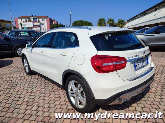 MERCEDES-BENZ GLA 180 d Automatic Business