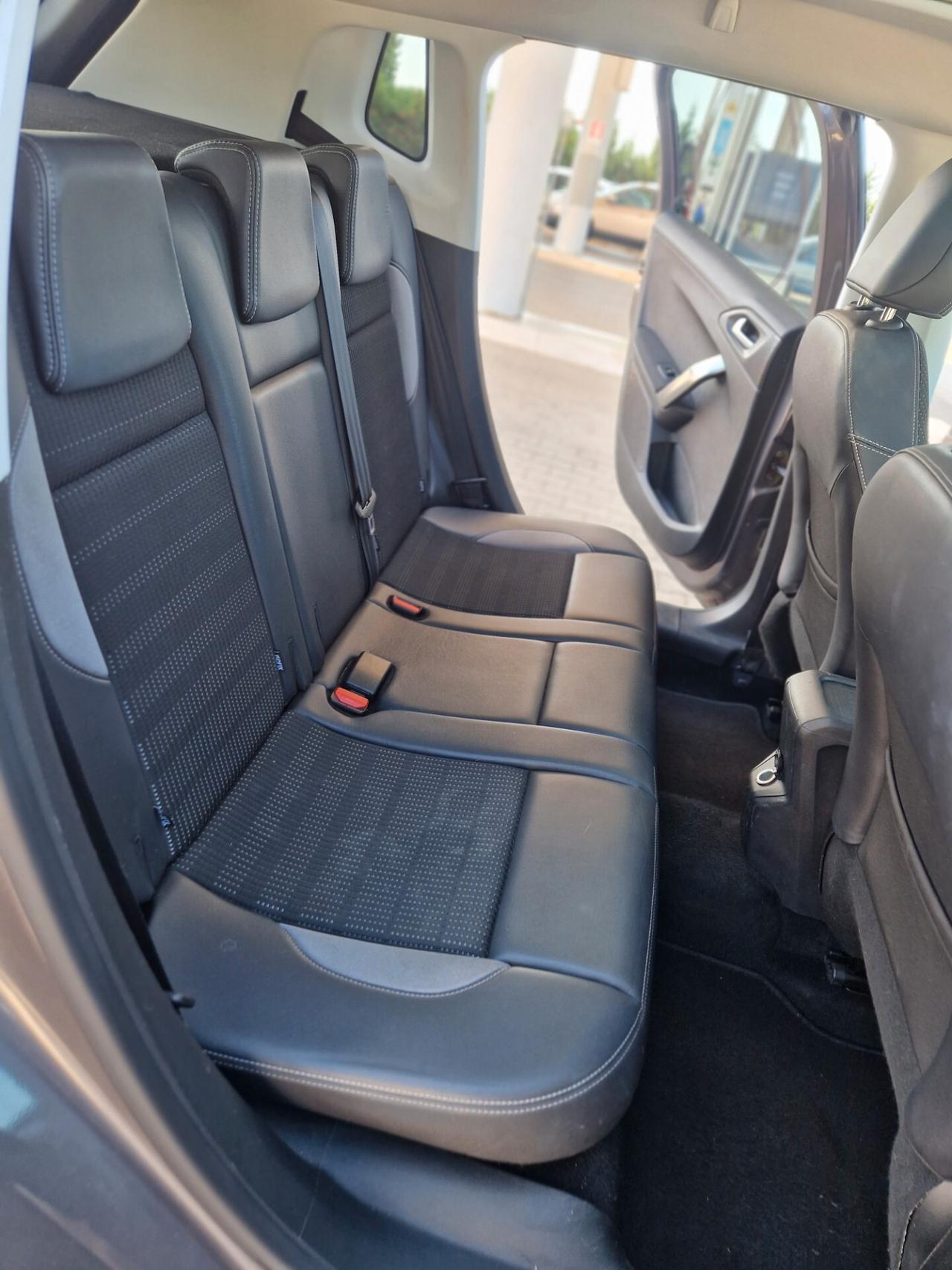 Peugeot 2008 1.6 e-HDi 92 CV Stop&Start Allure