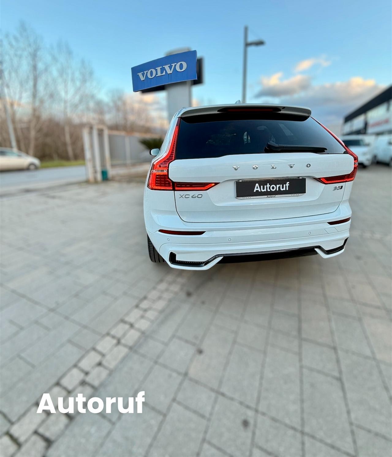 Volvo XC60 B5 Plus Dark 250cv AWD Garanzia Estesa