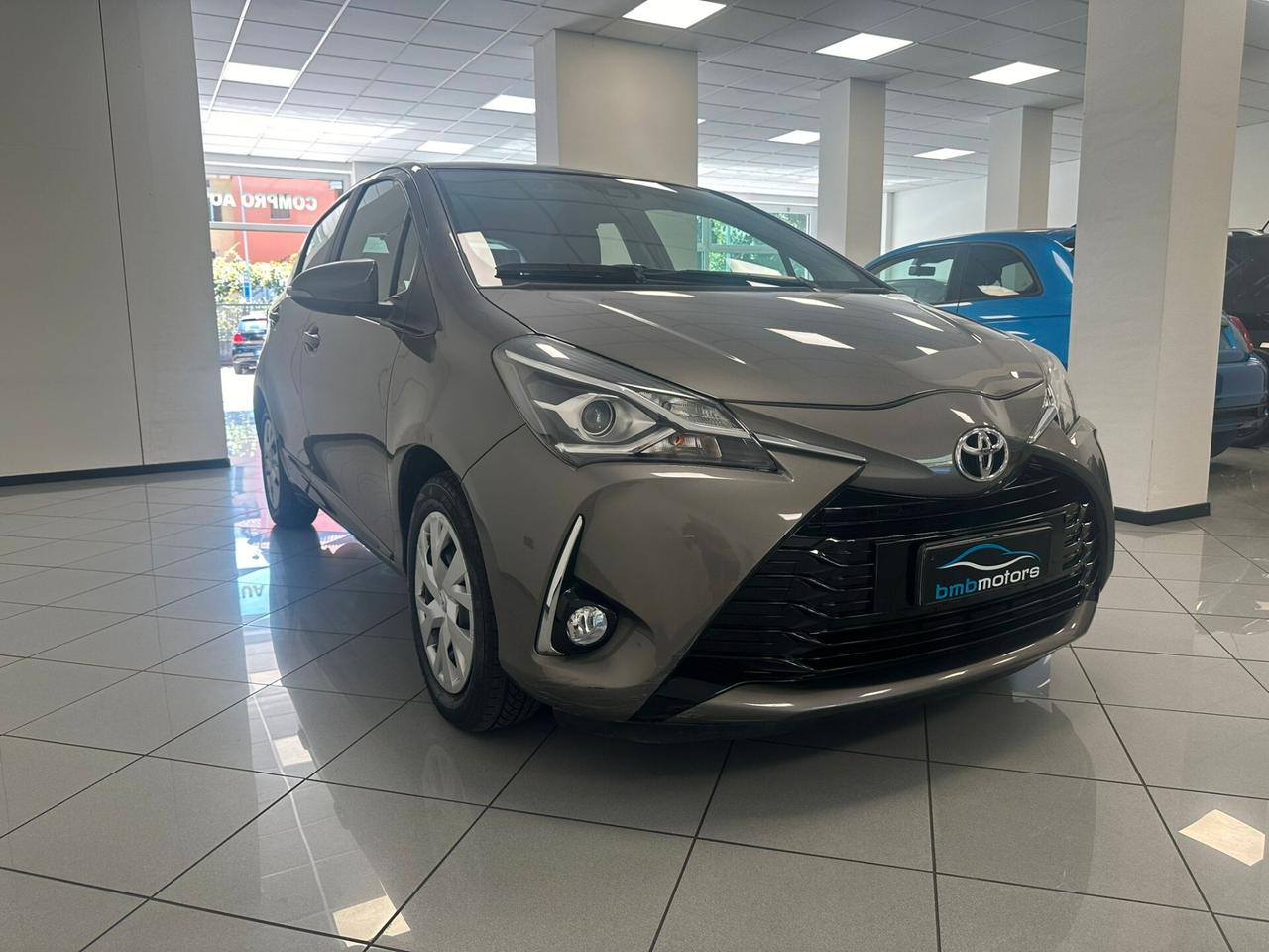 Toyota Yaris 1.0 72 CV 5 porte Lounge