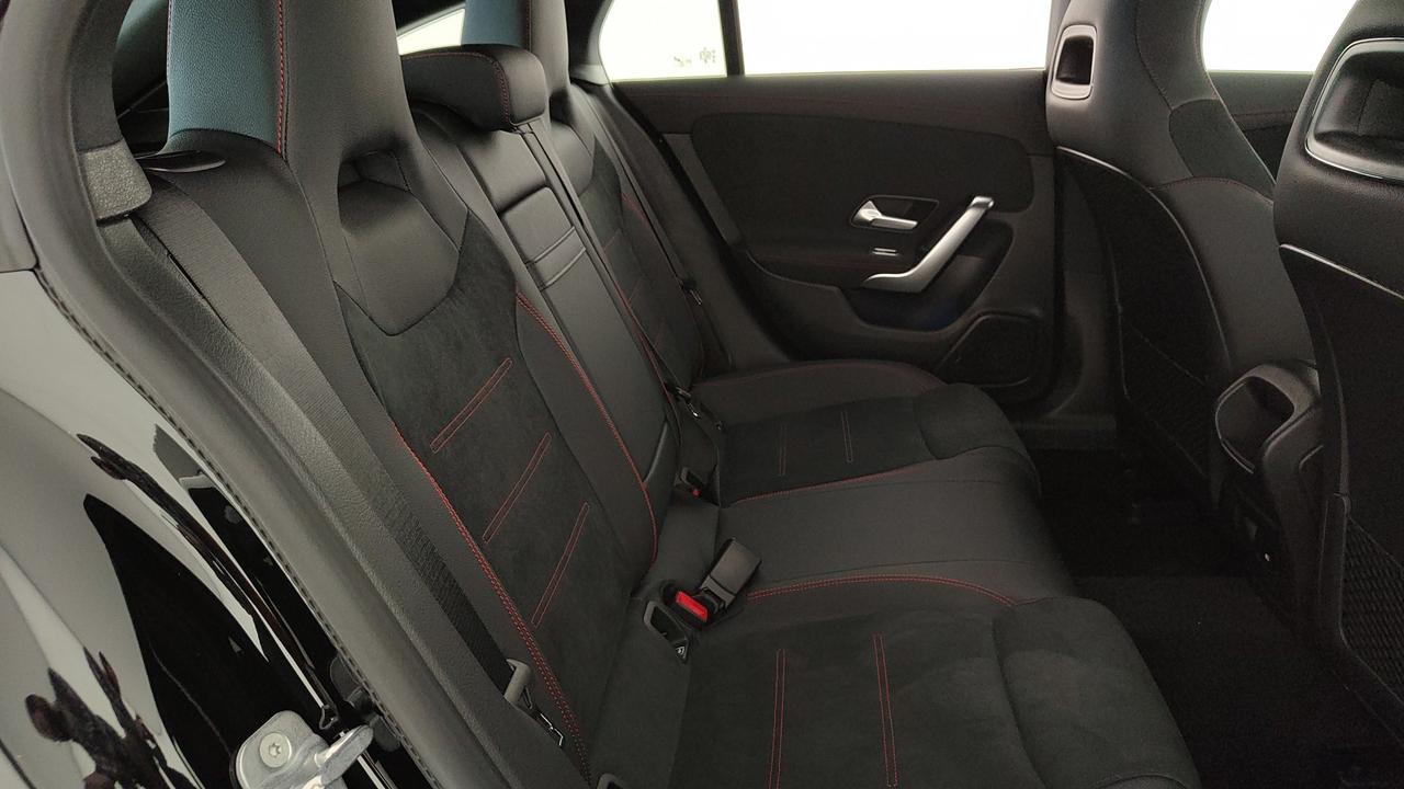 Mercedes-Benz CLA Shooting Brake 200 d AMG Line Advanced Plus auto