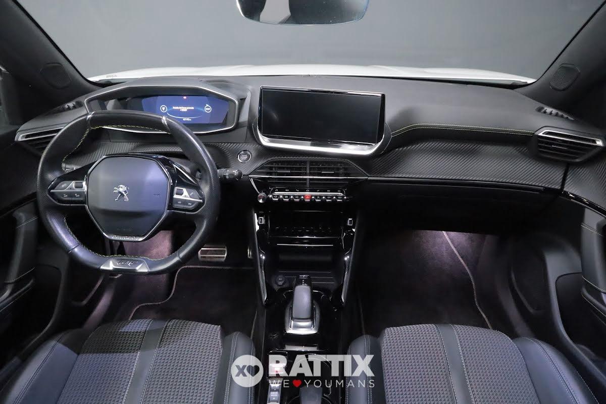 Peugeot e-2008 motore elettrico 100kW GT