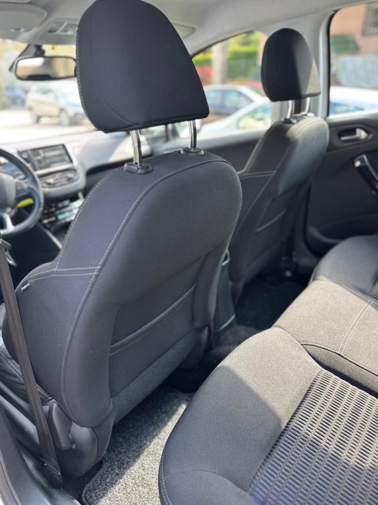 Peugeot 208 1.4 HDi 68 CV 5P ALLURE NEOPAT KMCERT