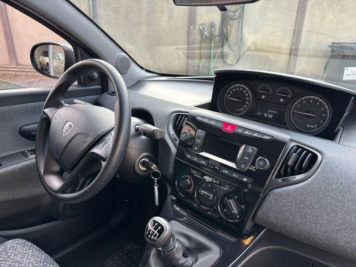 LANCIA Ypsilon 1.0 FireFly 5p S&S Hybrid Silver