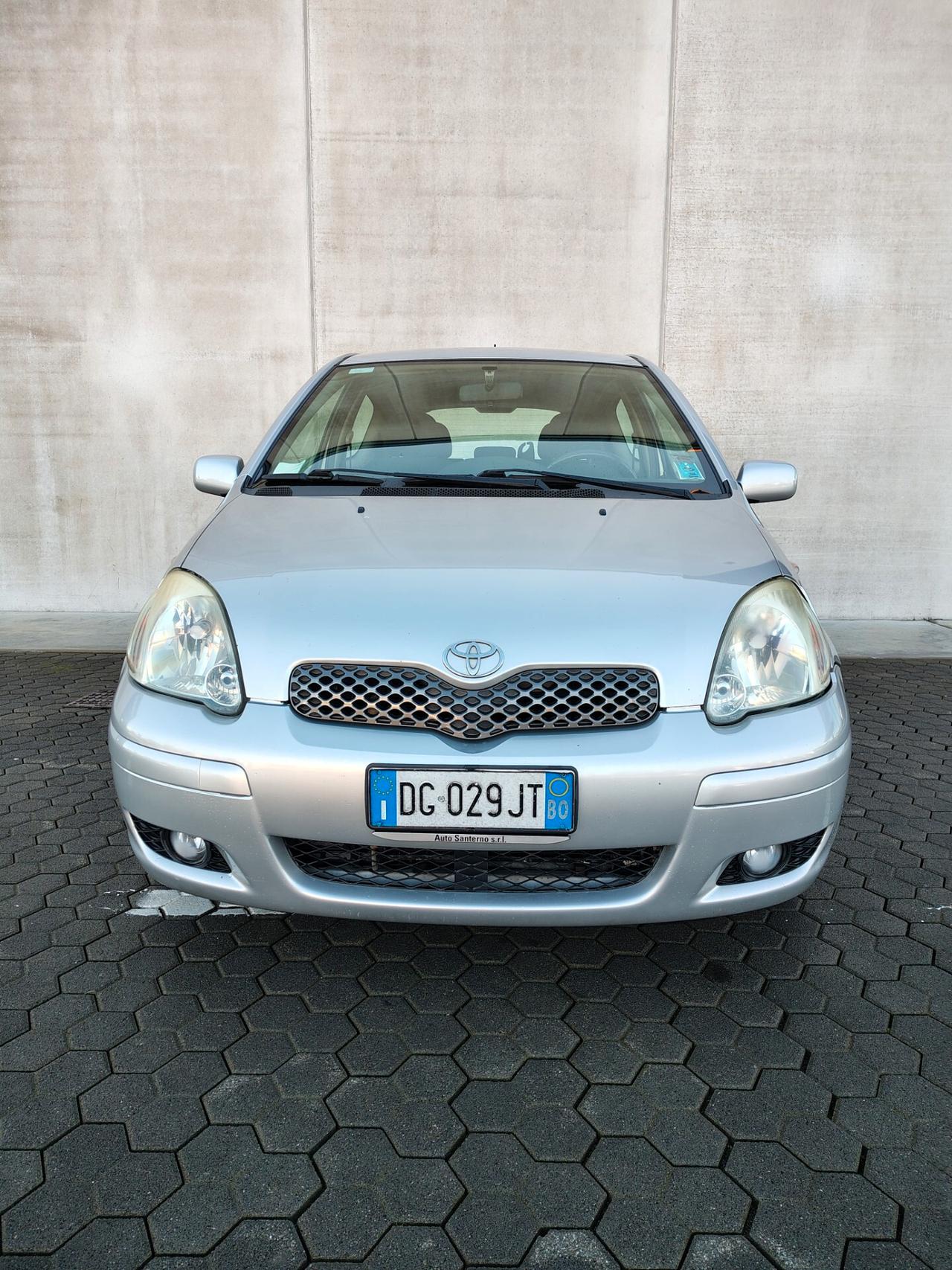 Toyota Yaris 1.3i 16V cat 3 porte Sol