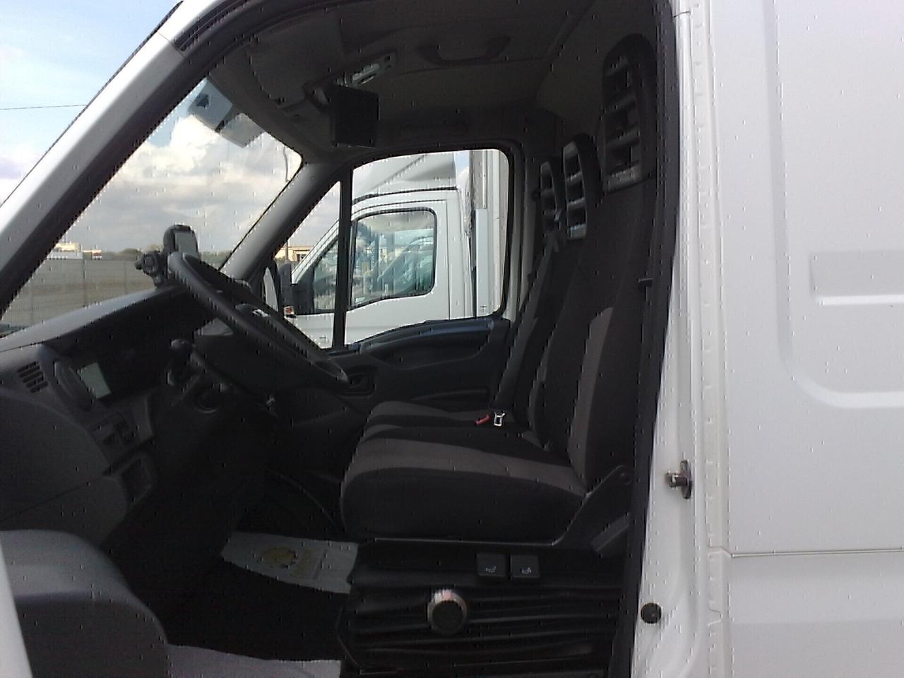 Iveco Daily 35s17 3000cc 170cv Automatico - 2014