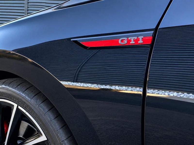Volkswagen Golf GTI VIII 2.0 TSI GTI DSG 245 CV