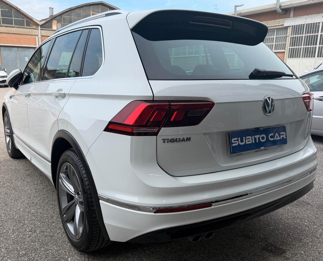 Volkswagen Tiguan 2.0 TDI SCR DSG R-LINE Pack interno ed esterno