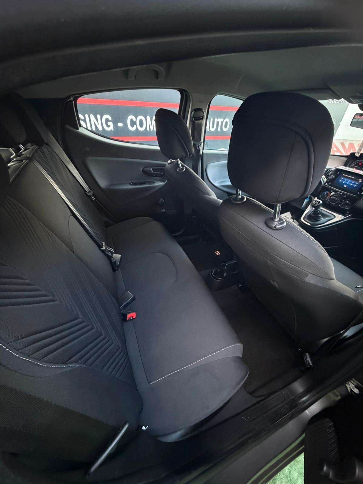 Lancia Ypsilon 1.0 FireFly Hybrid Gold FULL LEGGI!