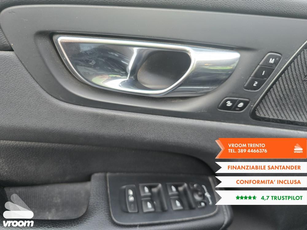 VOLVO XC60 (2017-->) XC60 B4 (d) AWD Geartronic...