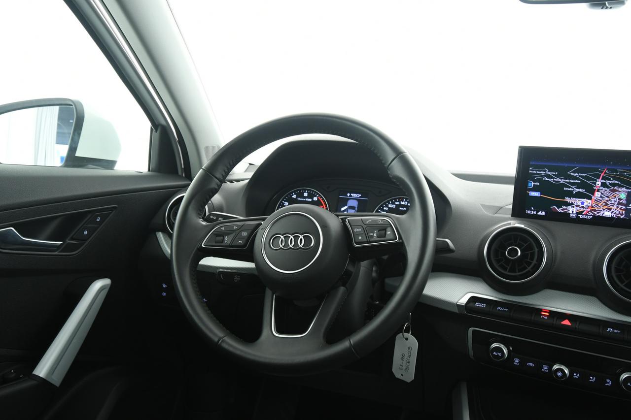 AUDI Q2 35 1.5 tfsi Business Design LED+C17"