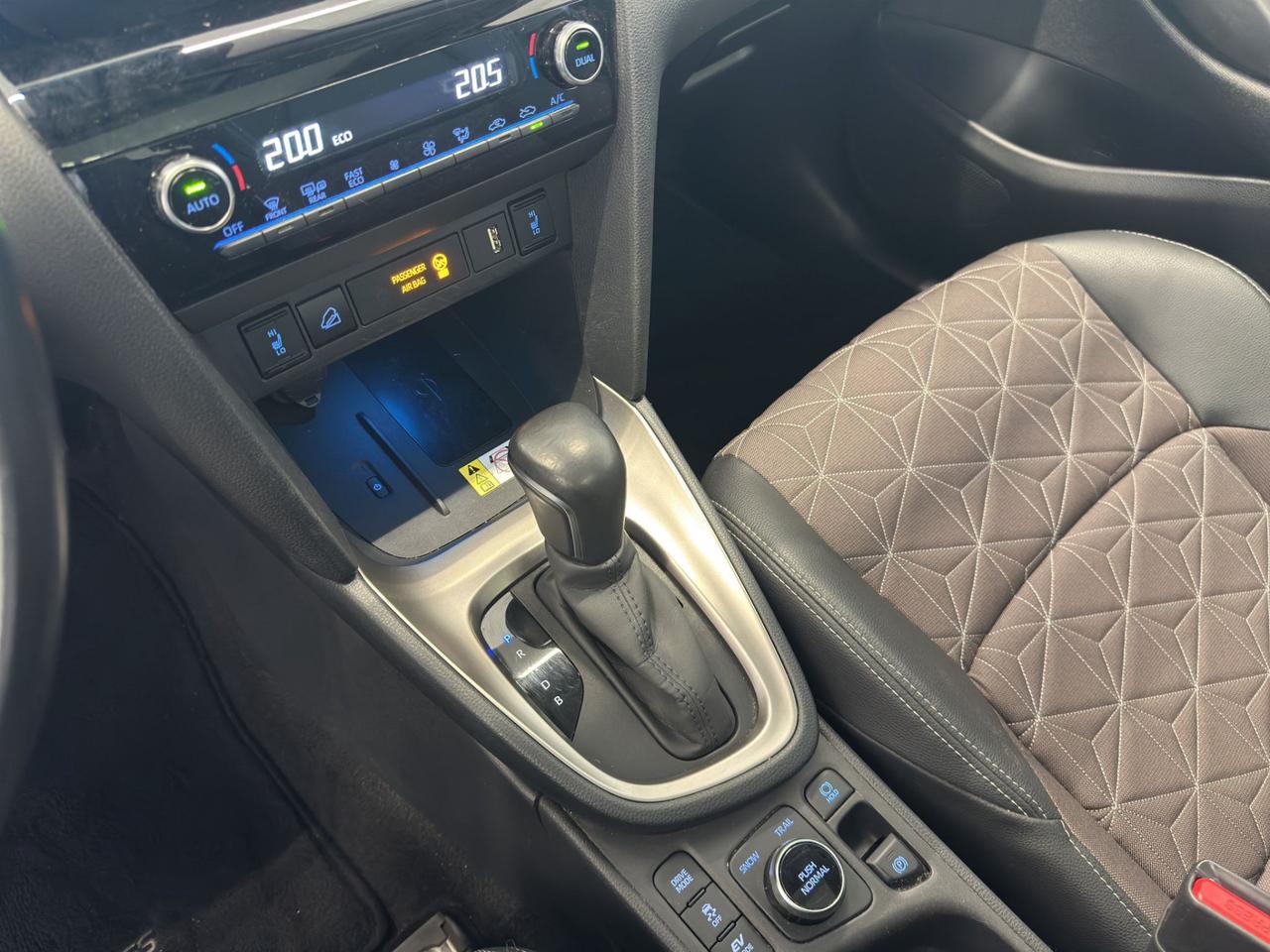 Toyota Yaris Cross 1.5h Lounge awd-i 116cv e-cvt