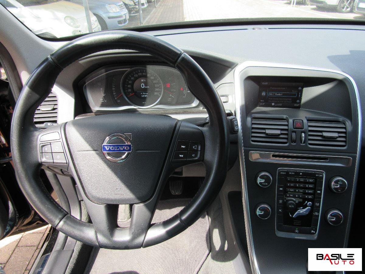 VOLVO - XC60 - D3 R-design Momentum
