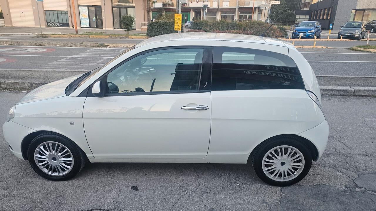 Lancia Ypsilon 1.2 Argento